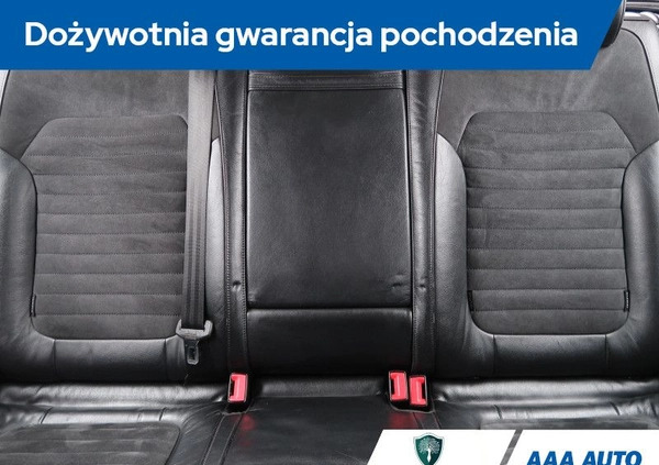 Volkswagen Passat cena 37000 przebieg: 181932, rok produkcji 2011 z Zawidów małe 326